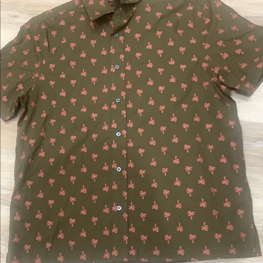 BNWT Eddie Rodriquez Men's Green and Coral Patterned Shirt